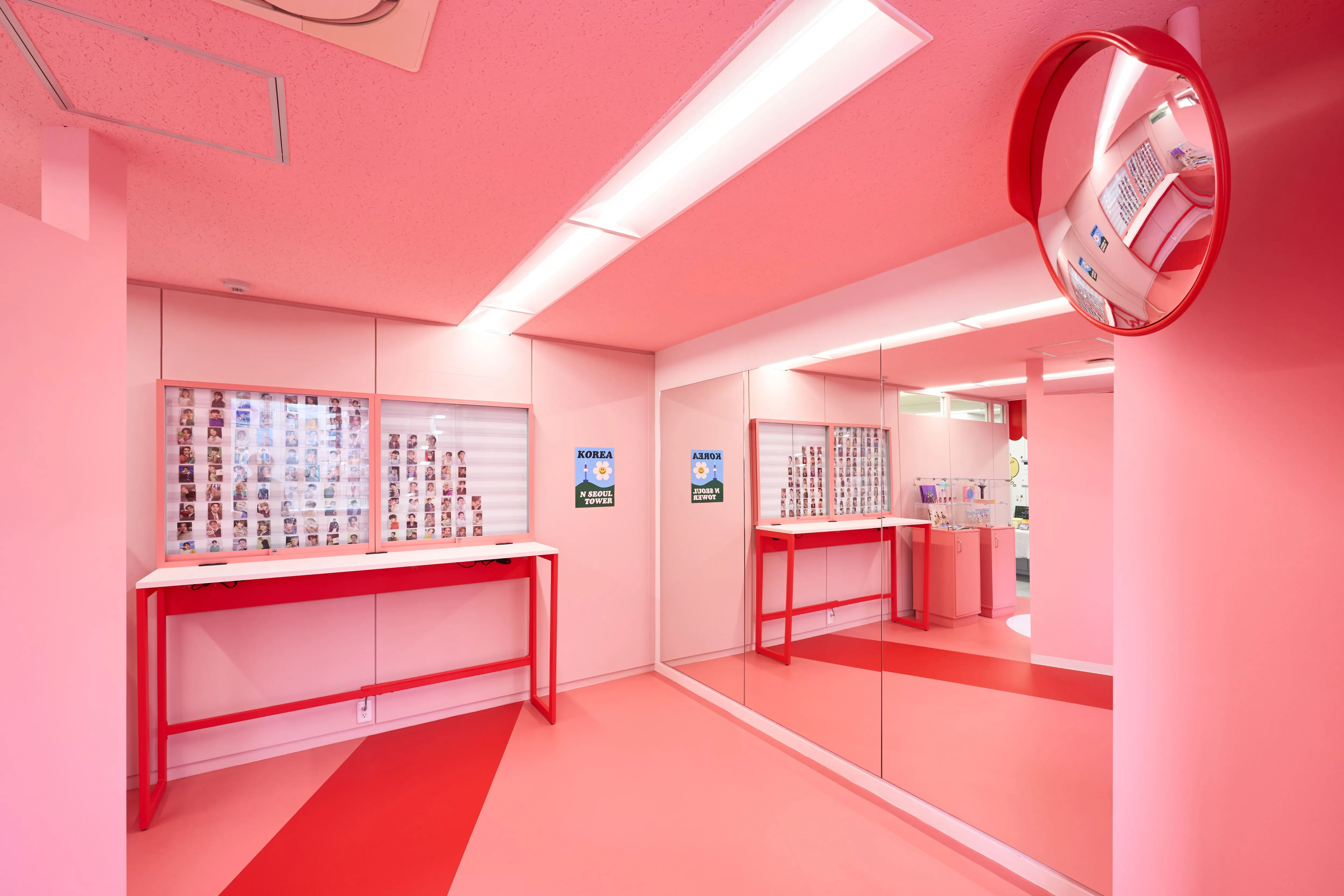Poca SPOT by K Villageのグッズコーナー