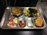 韓国の高校ではどんな給食がでるの？