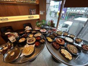 人気韓国料理が30品以上食べ放題！「イチュンジプ（이층집）」をご紹介🍖