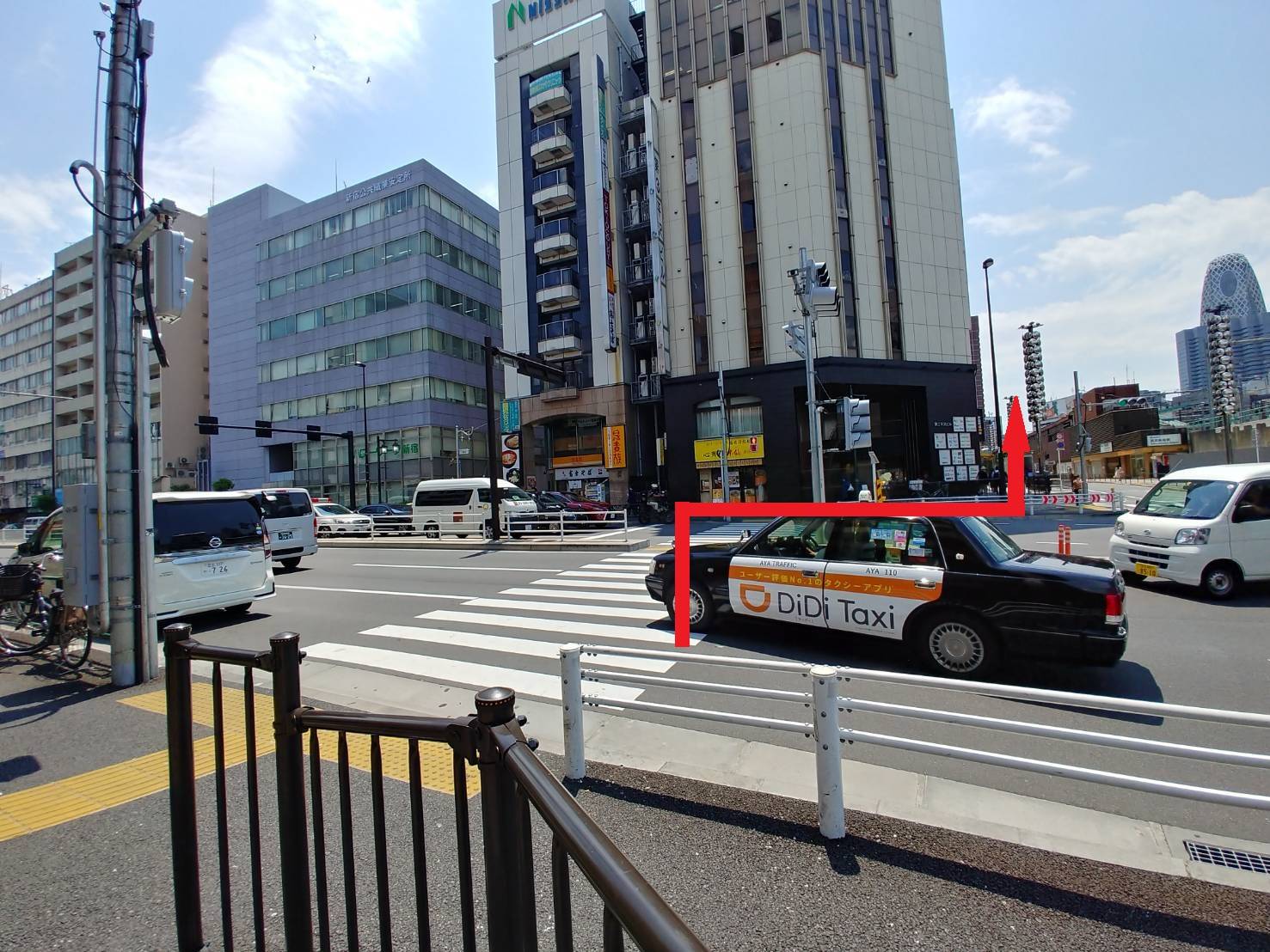 職安通りを右折して直進