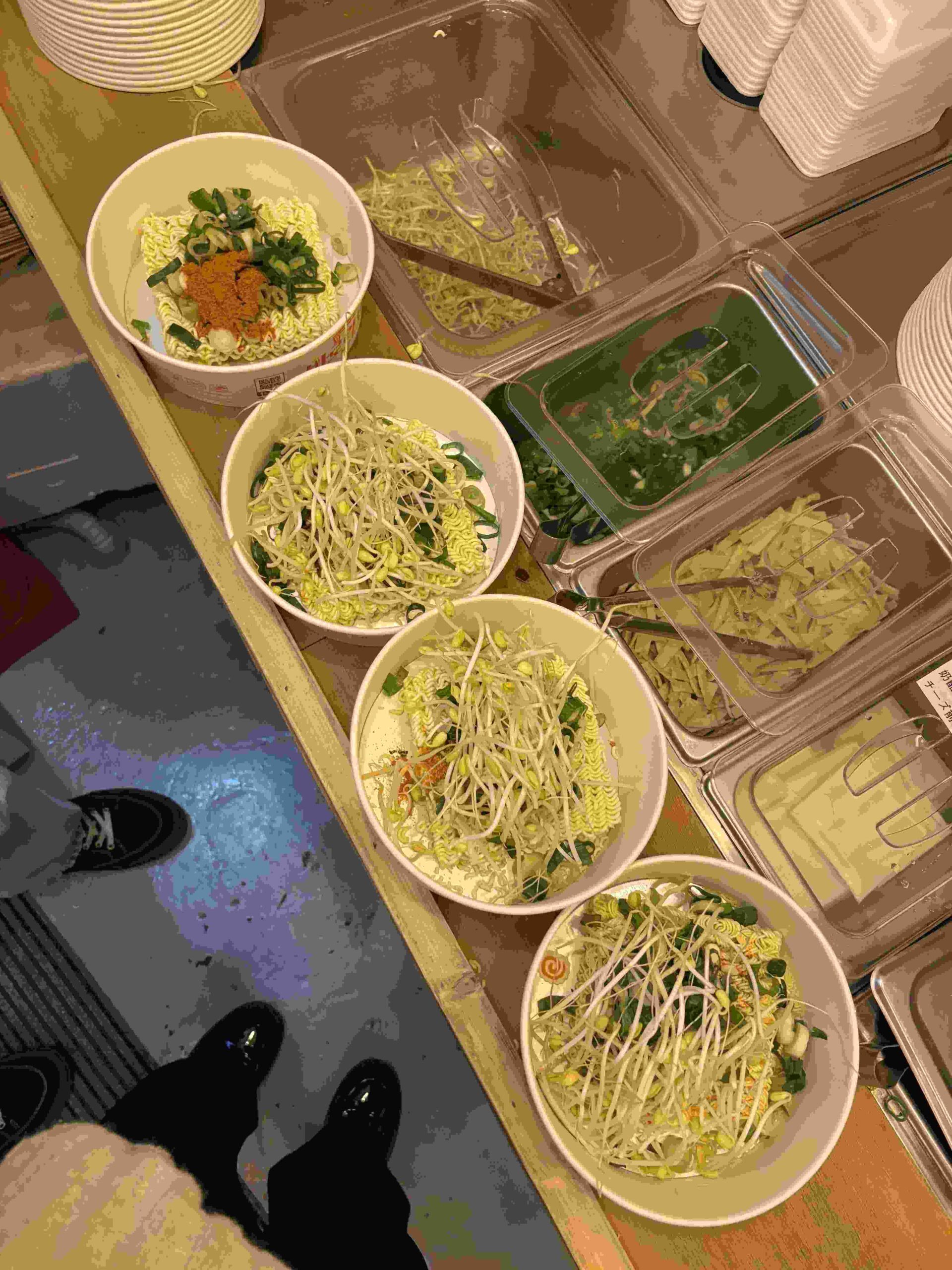 東大門「無人ラーメン」店 ラーメン(完成前)