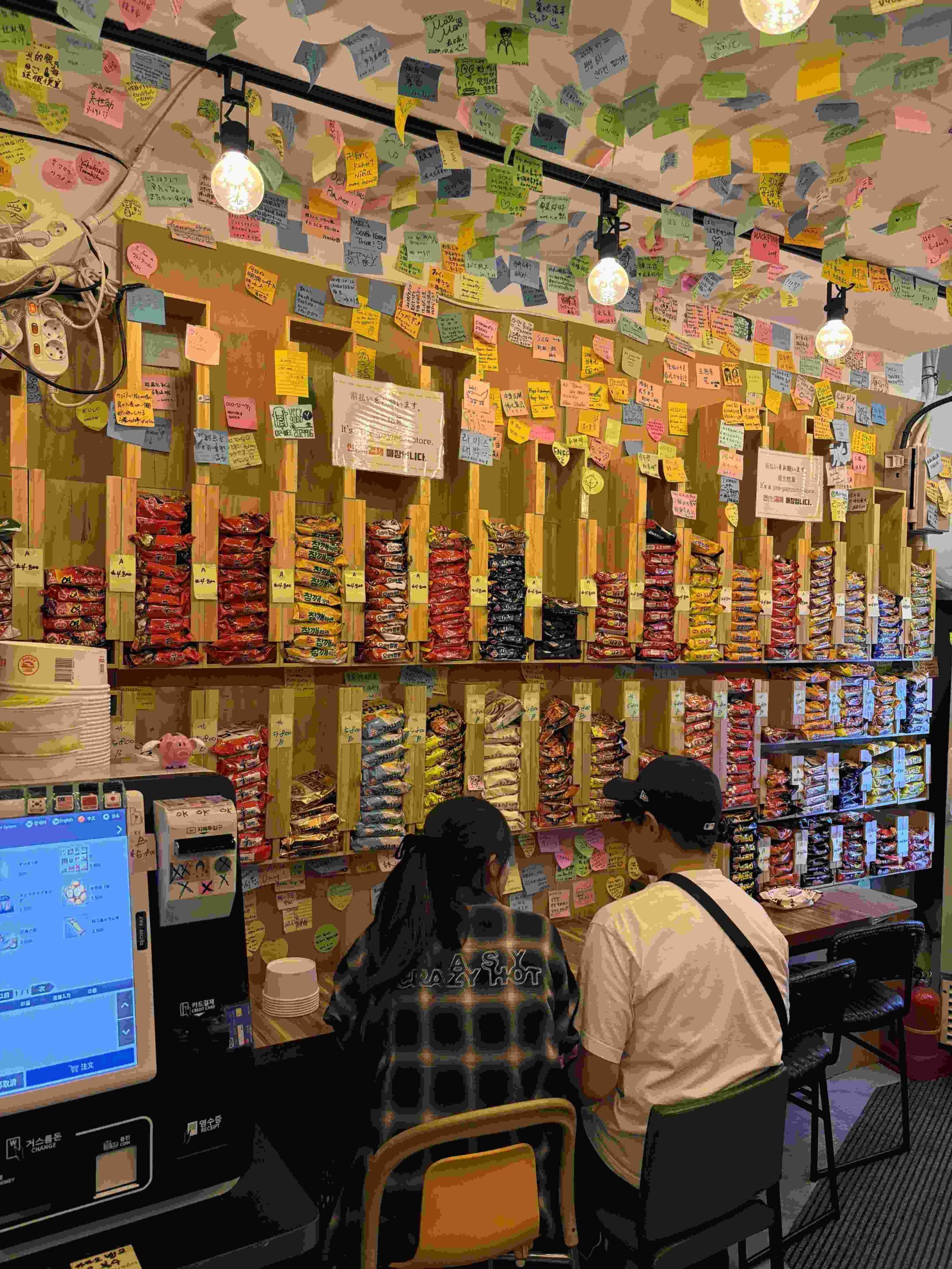 東大門「無人ラーメン」店 内観