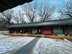 韓国の王朝文化を今に伝える祈りの原点──世界遺産「宗廟（チョンミョ）」