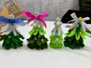 12月校舎イベント『モールでクリスマスツリーを作ってみよう！』