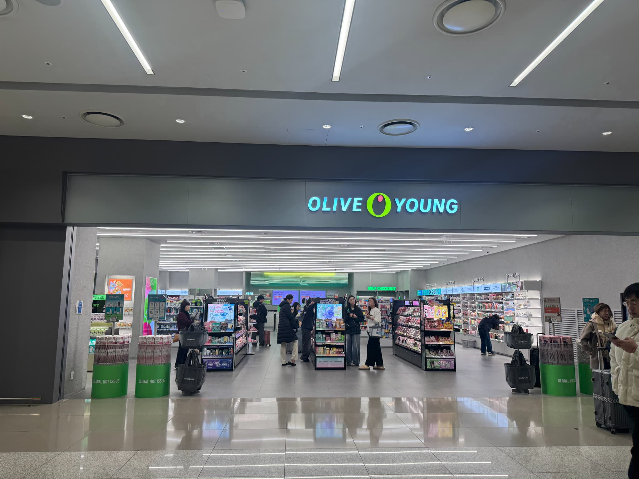 仁川空港第2ターミナル　OLIVE YOUNG（オリーブヤング）