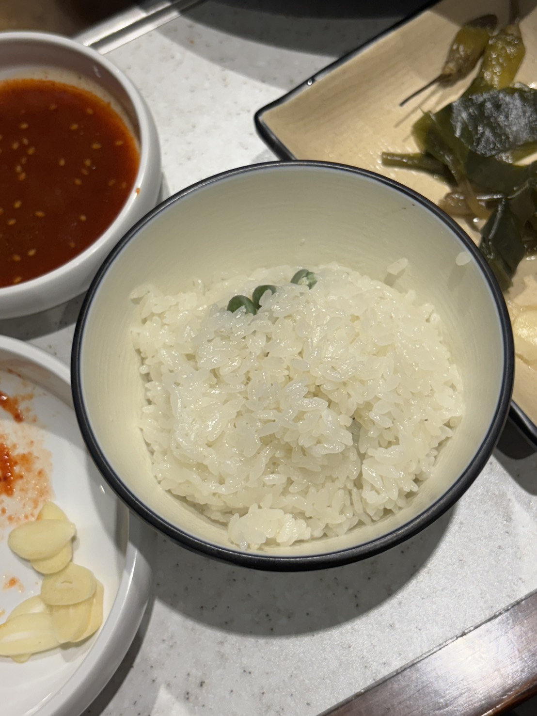 韓国で牛焼肉ならココ!
弘大・延南洞「우삼집（Woosamzip｜ウサムチプ）」釜めし写真