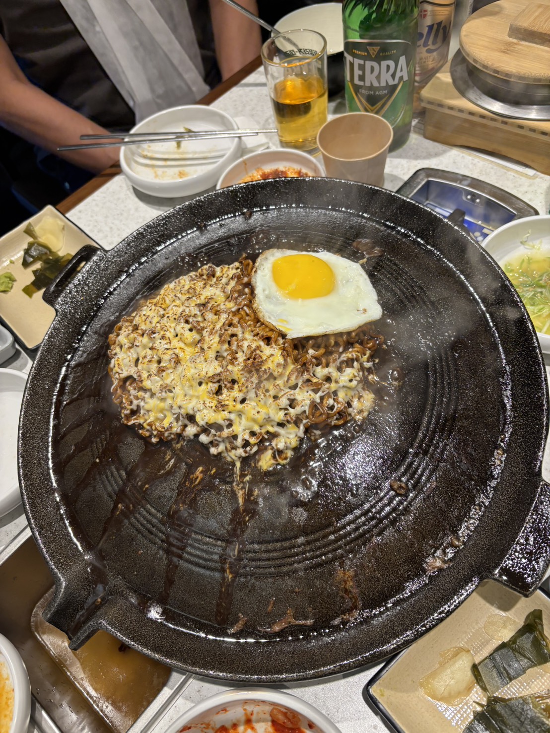 韓国で牛焼肉ならココ!
弘大・延南洞「우삼집（Woosamzip｜ウサムチプ）」チャパゲティ写真