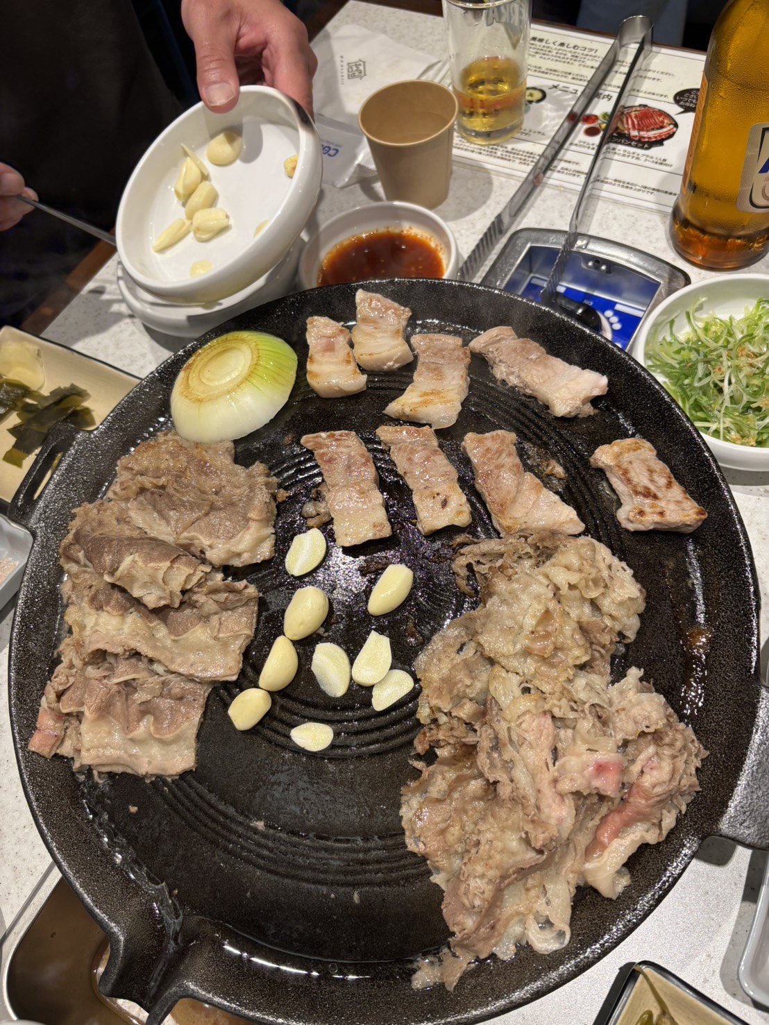 韓国で牛焼肉ならココ!
弘大・延南洞「우삼집（Woosamzip｜ウサムチプ）」料理写真