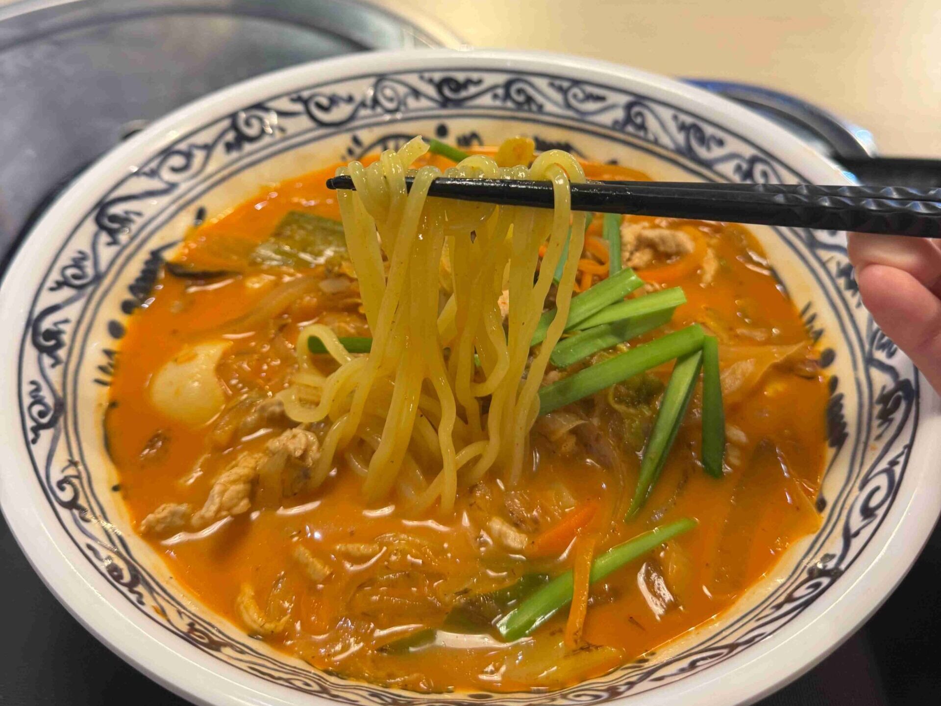 どやちゃんぽんの麵はツルツルでもちもち